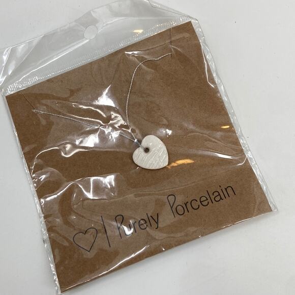 NWT purely porcelain white heart necklace - Picture 1 of 4